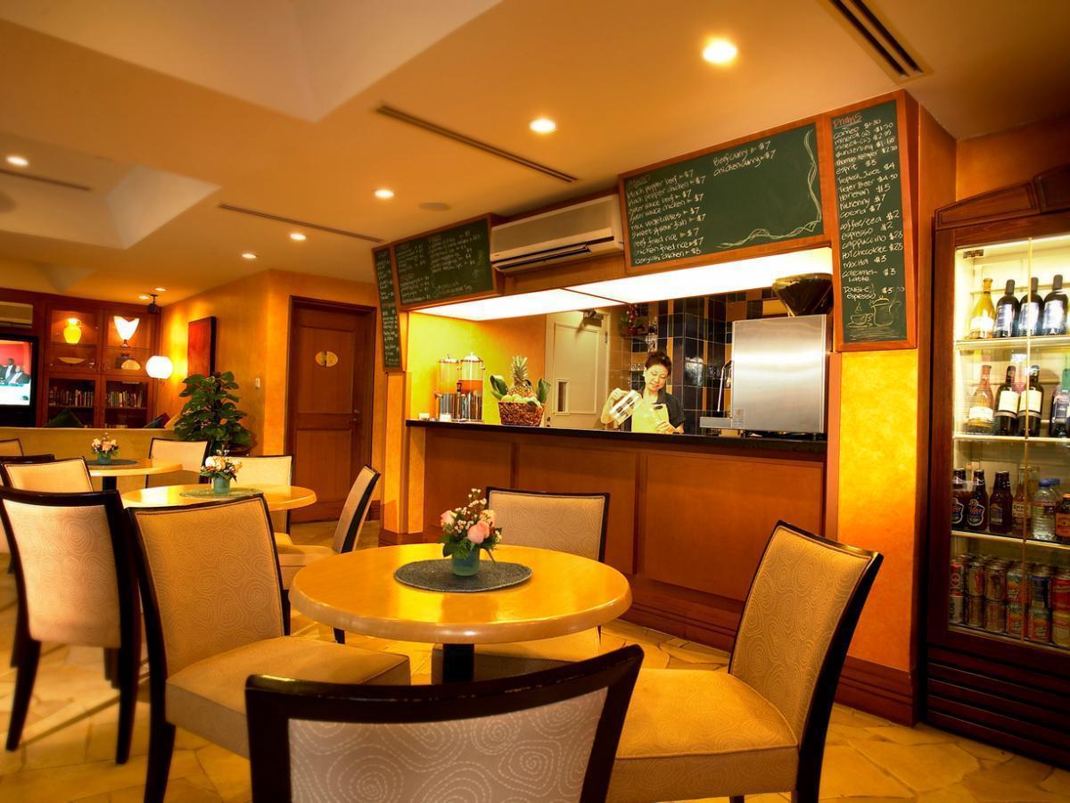 Fraser Place Robertson Walk Сингапур Екстериор снимка The interior of a typical hotel bar